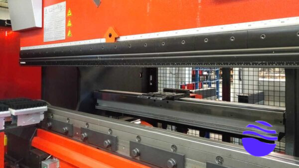 AMADA HFE M2 5020 CNC Bending machine - Image 2